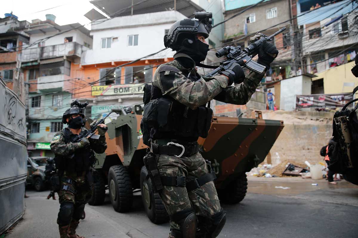 Operação Policial no Rio de Janeiro Evita Conflito Armado e Impede "Banho de Sangue"