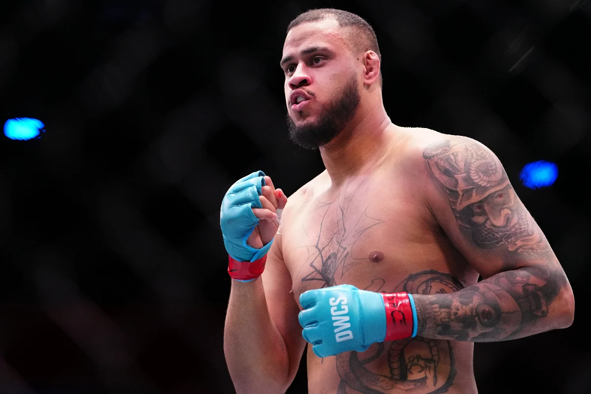 Brasileiro Tallison 'Xicão' Teixeira brilha em sua estreia no UFC com nocaute avassalador em 35 segundos