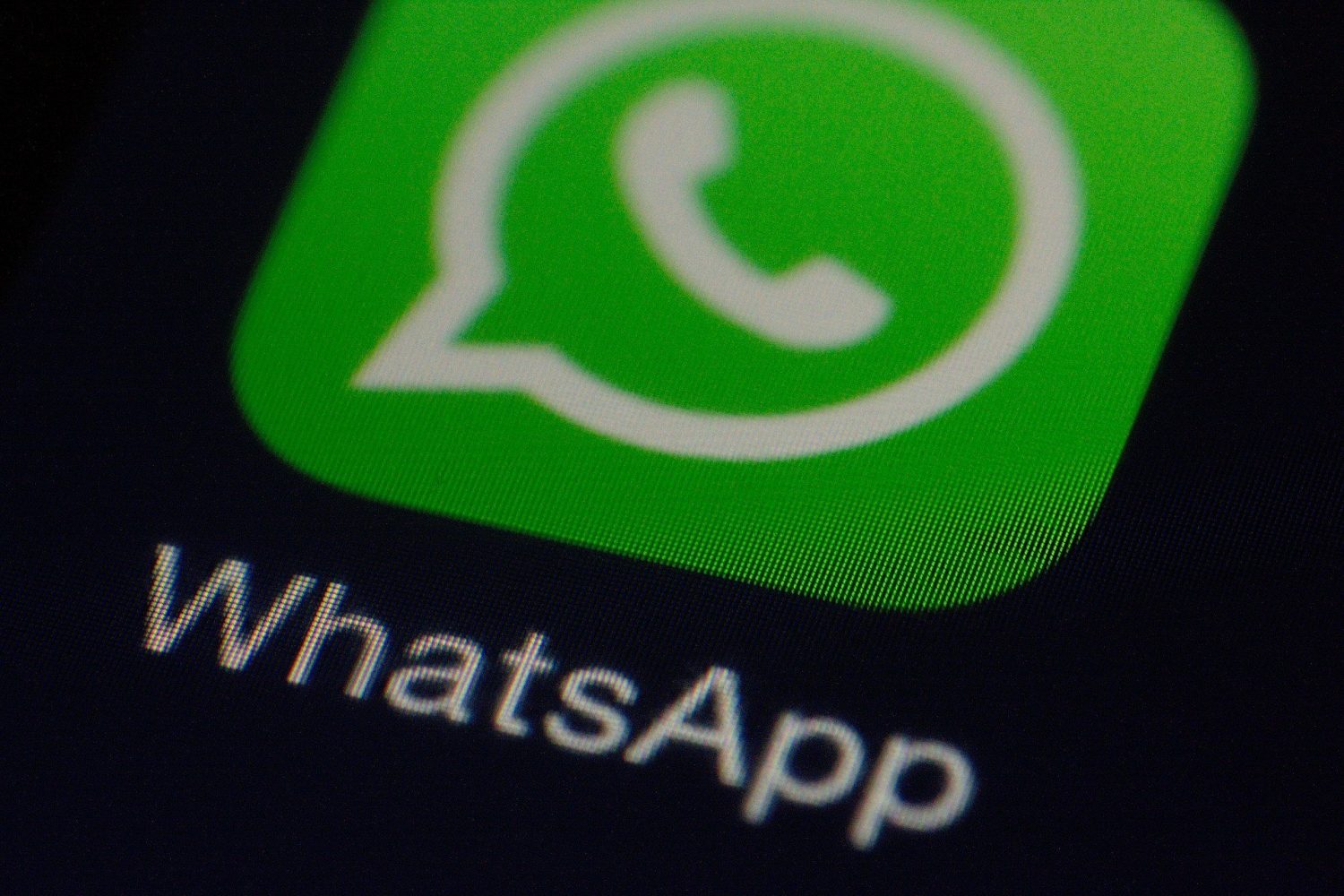 Novo golpe no WhatsApp rouba credenciais bancárias